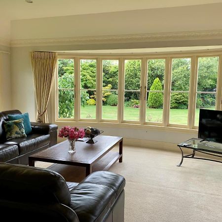 Pin Oaks Luxury Bed & Breakfast Palmerston North Eksteriør bilde