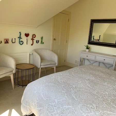 Pin Oaks Luxury Bed & Breakfast Palmerston North Eksteriør bilde